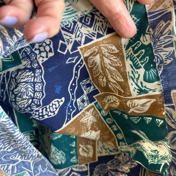 Men's Hawaiian Reverse Tribal Ethnic Print Turtle Casual Aloha Shirt - Picture 2 of 6